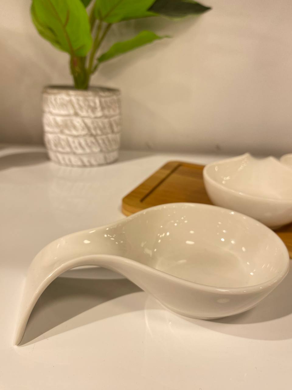 The set that will decorate the table and enhance the hospitality