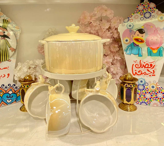 Rose-shaped soup set with a pearl