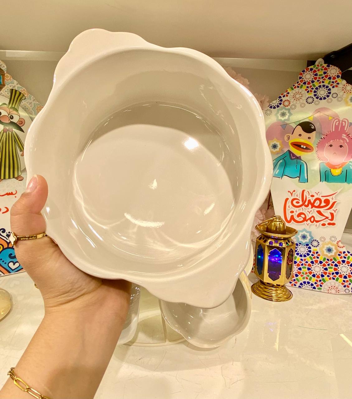 Rose-shaped soup set with a pearl