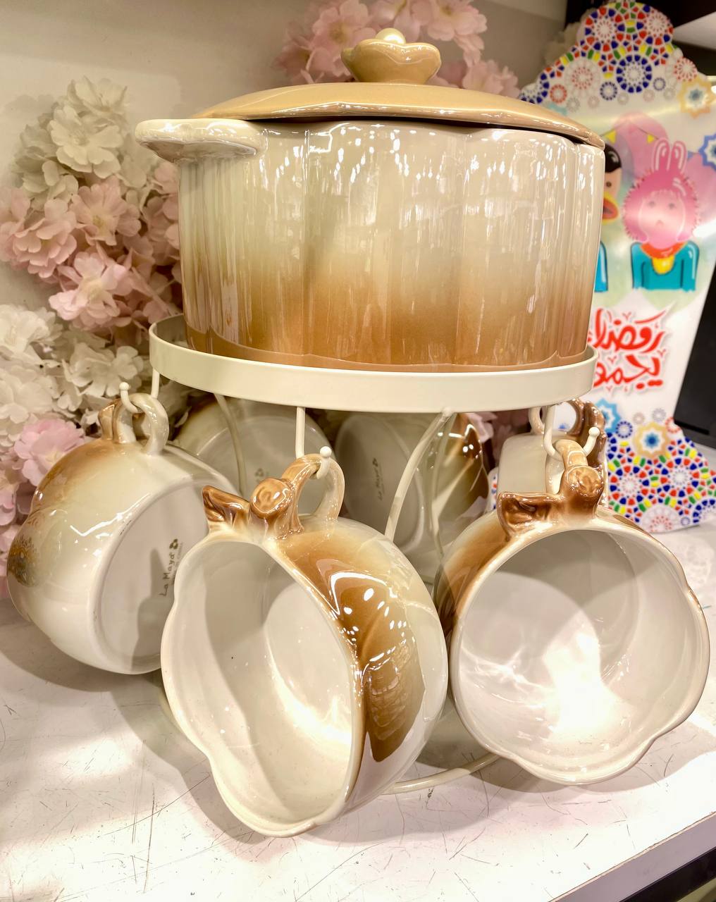 Rose-shaped soup set with a pearl