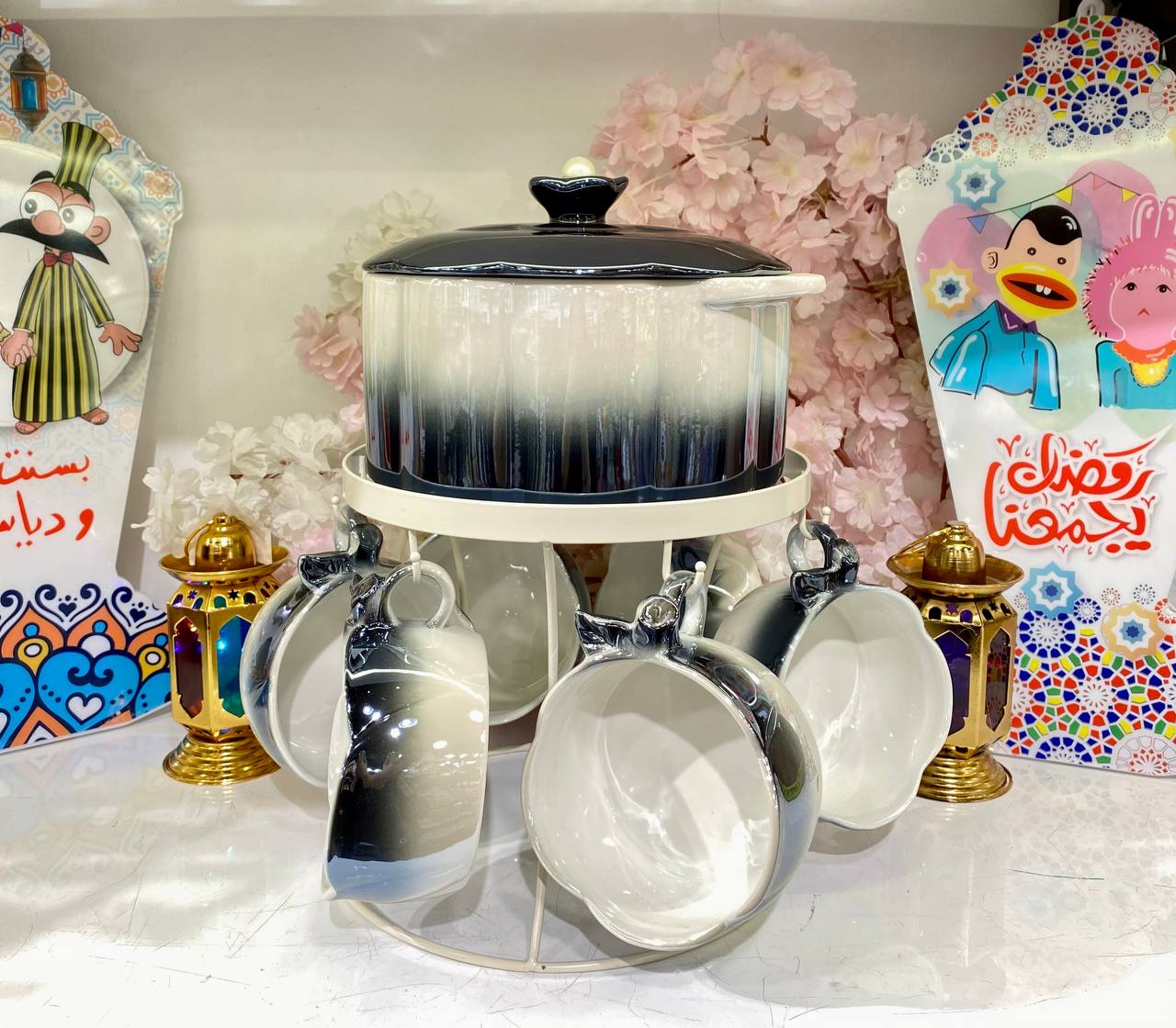 Rose-shaped soup set with a pearl