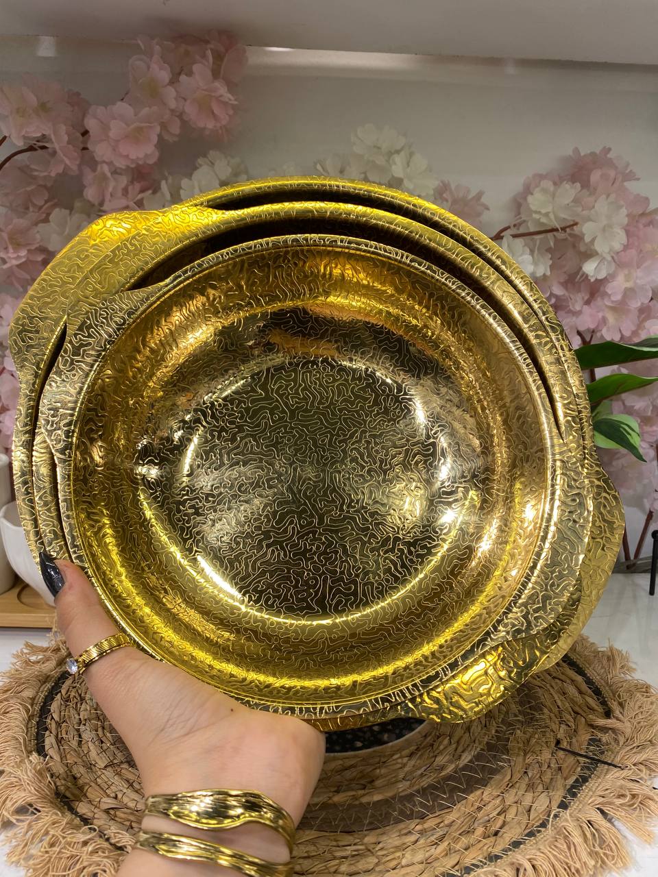 Serving bowls with Arabic pattern, luxurious and gold color&nbsp;Fixed ++