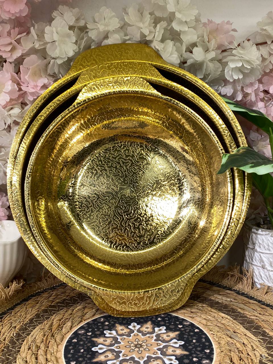 Serving bowls with Arabic pattern, luxurious and gold color&nbsp;Fixed ++