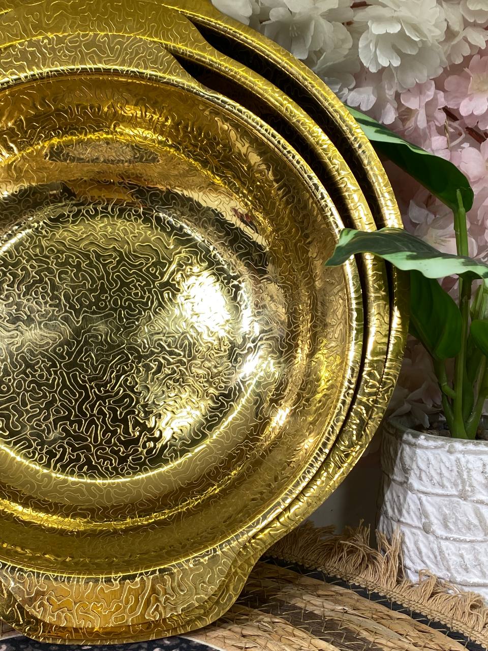 Serving bowls with Arabic pattern, luxurious and gold color&nbsp;Fixed ++
