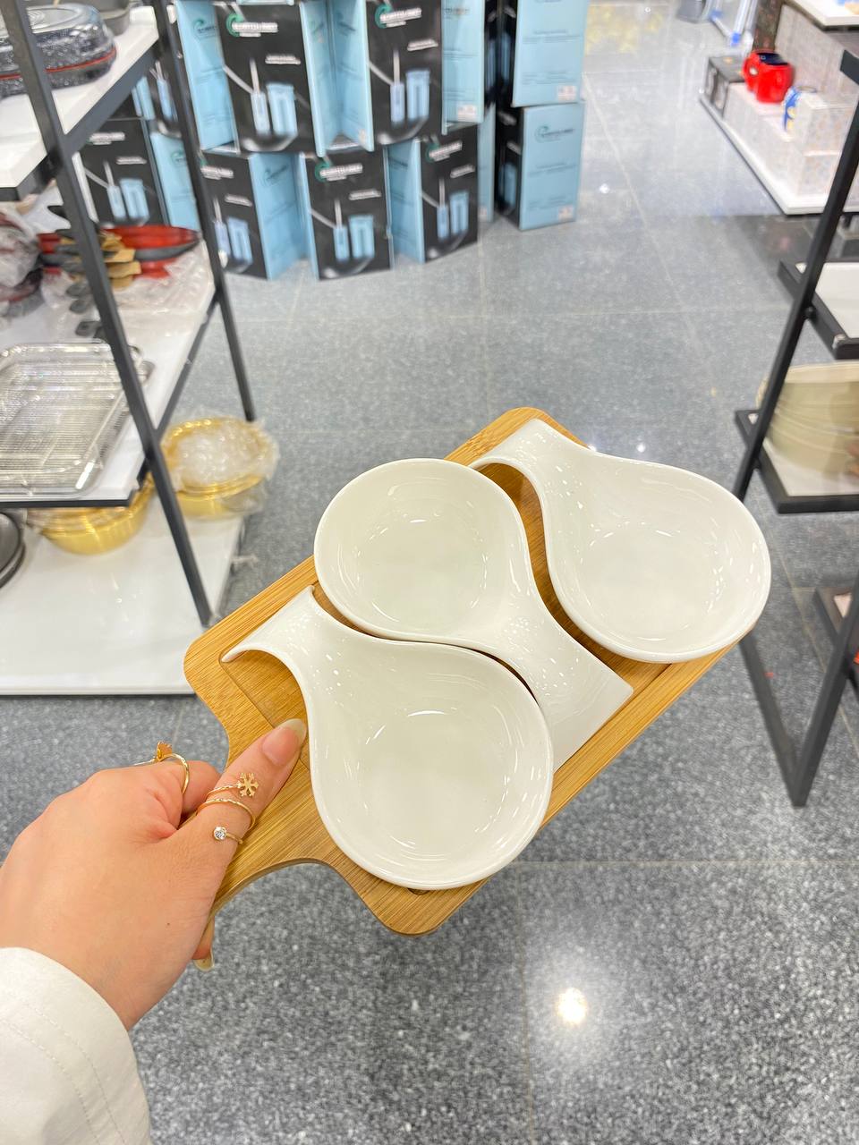 The set that will decorate the table and enhance the hospitality