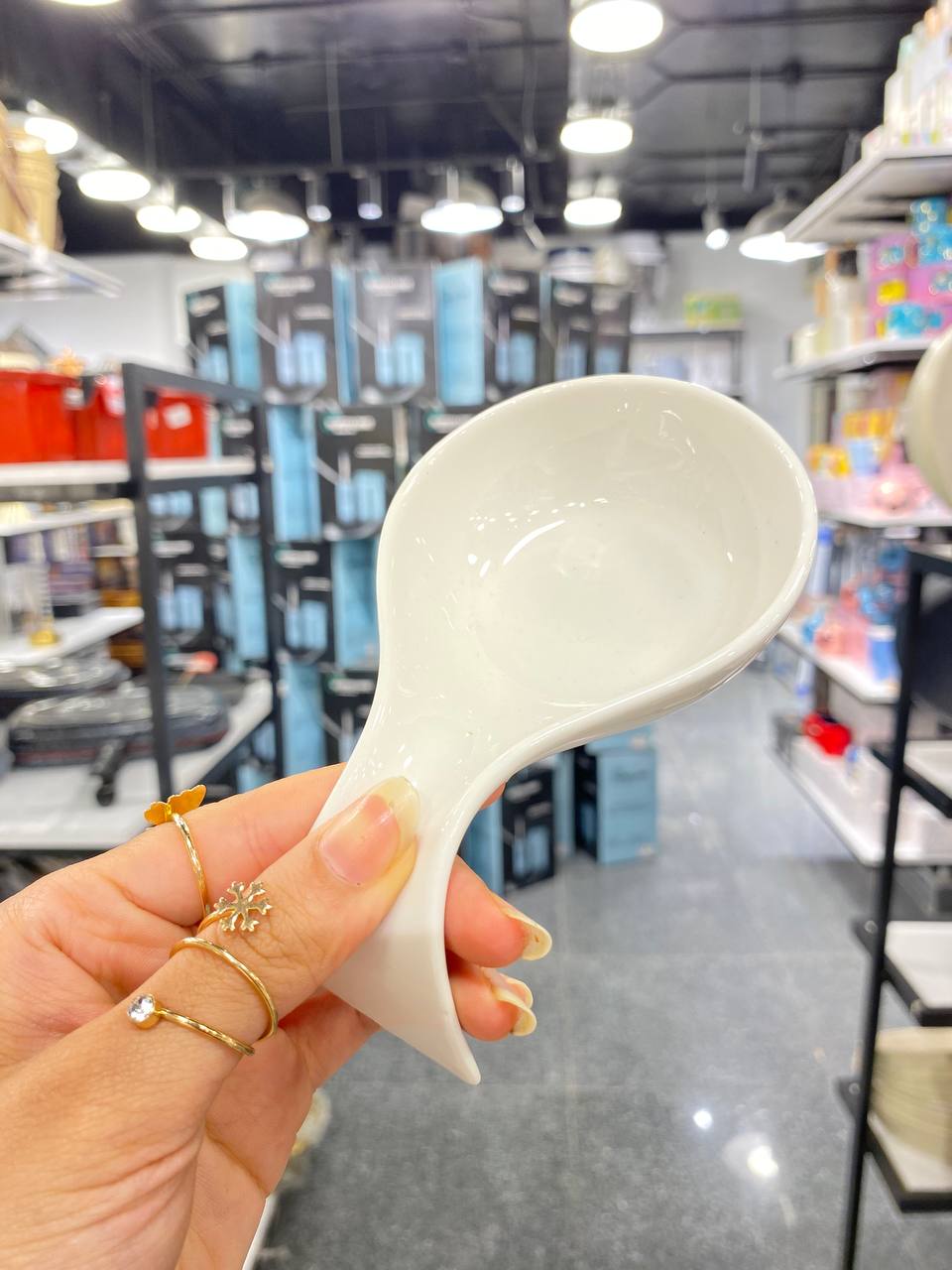 The set that will decorate the table and enhance the hospitality