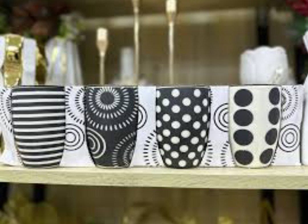 Black & White Mug Set