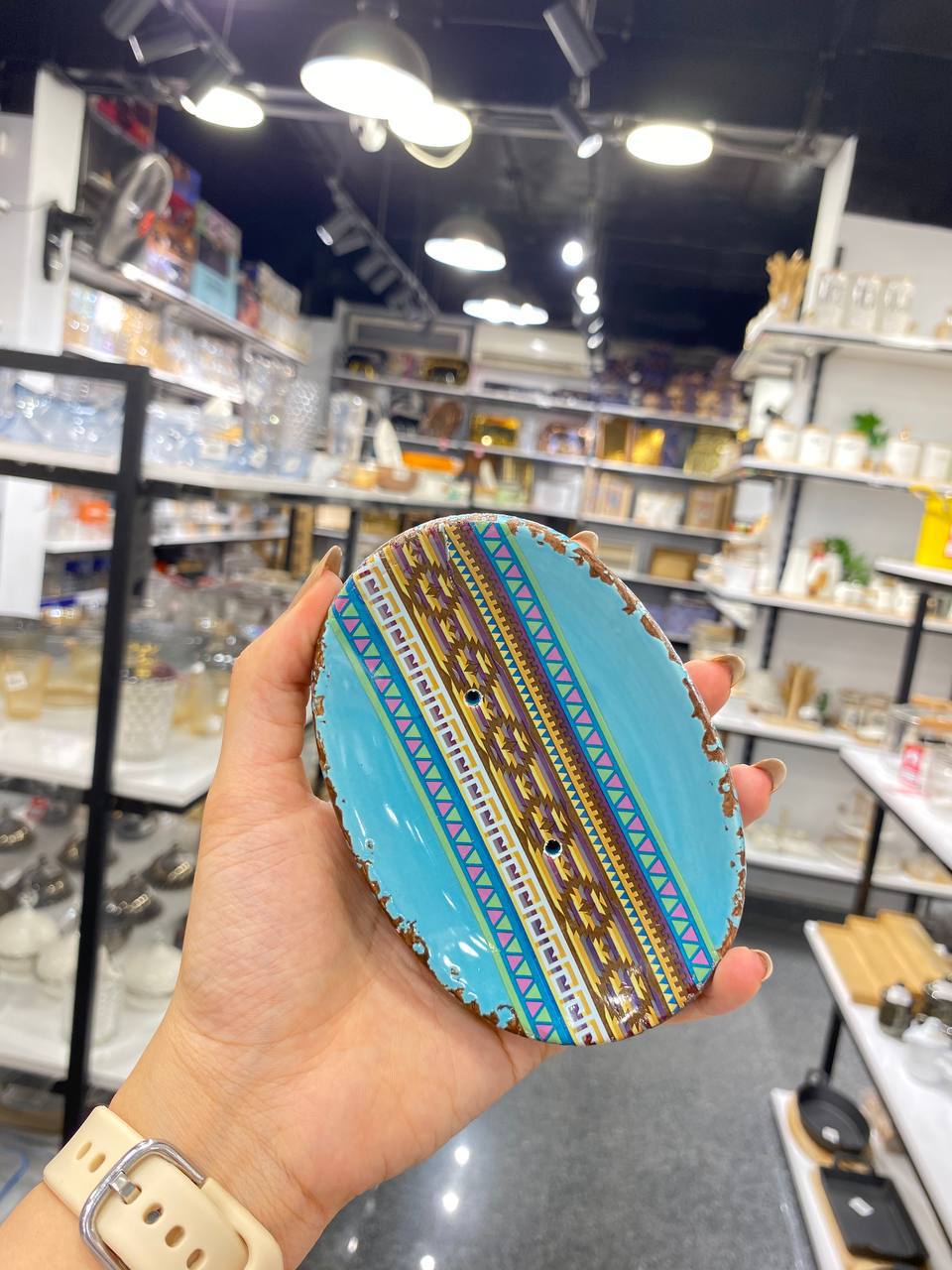 Chic porcelain bathroom set