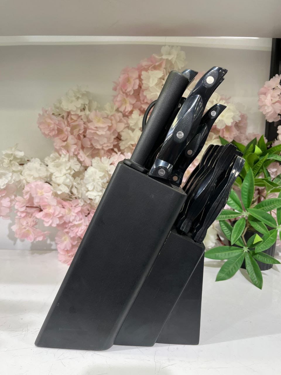 High-Quality Stainless Steel knives 18 Piece + Wooden Stand