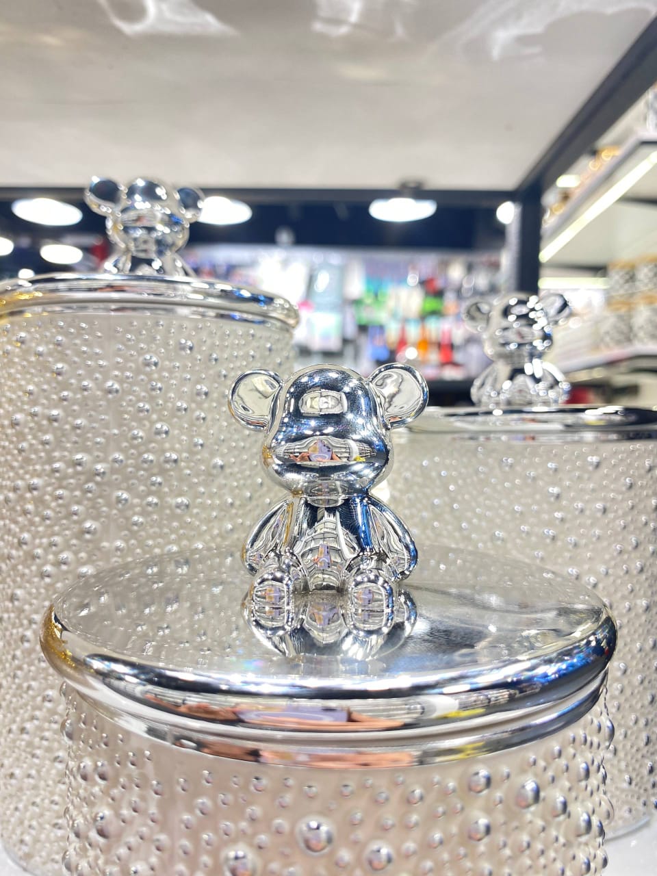 Round Acrylic Spice Set Elegant Gold Bubble Design With a teddy bear lid