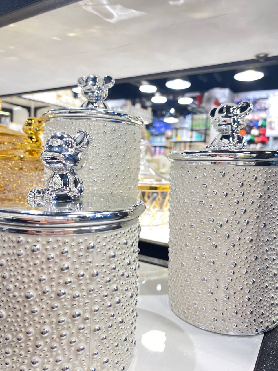 Round Acrylic Spice Set Elegant Gold Bubble Design With a teddy bear lid