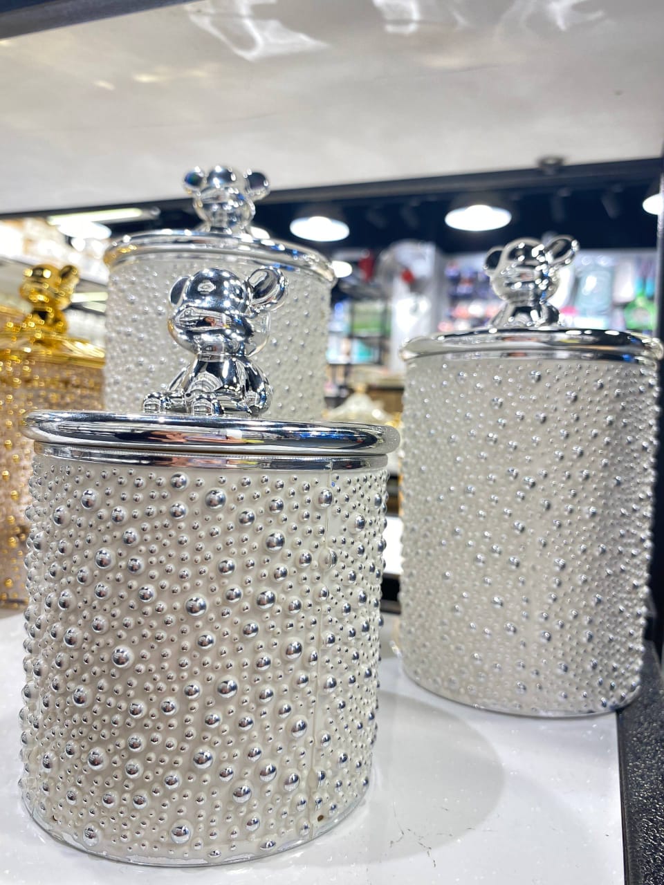 Round Acrylic Spice Set Elegant Gold Bubble Design With a teddy bear lid